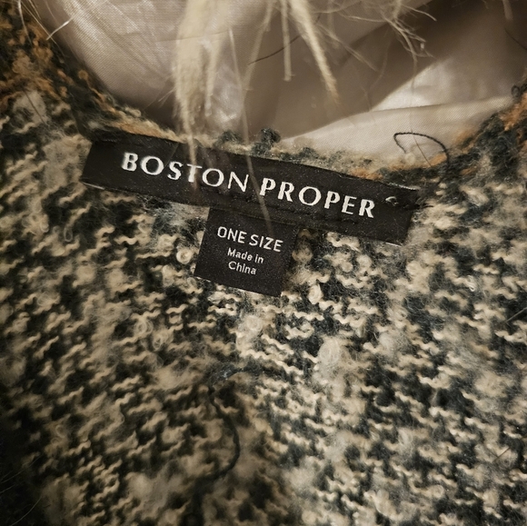 Boston Proper Plaid Faux Fur Fringe Poncho One Size - Picture 2 of 5